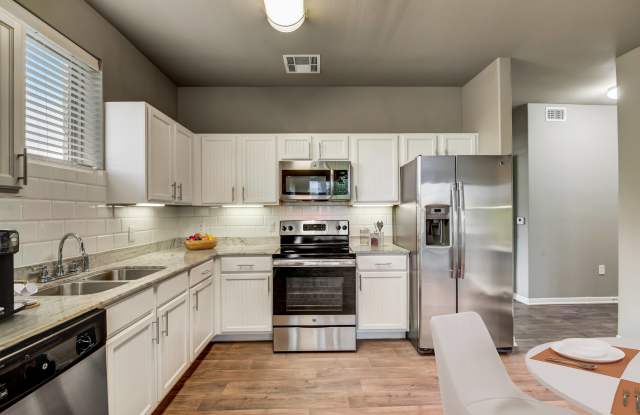 Gateway Oaks Apartments