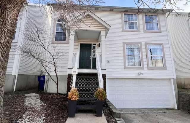 3 bed 2.5 bath Located in the Heart of The Hill