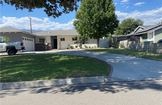 637 E Carroll Avenue - 637 East Carroll Avenue, Glendora, CA 91741