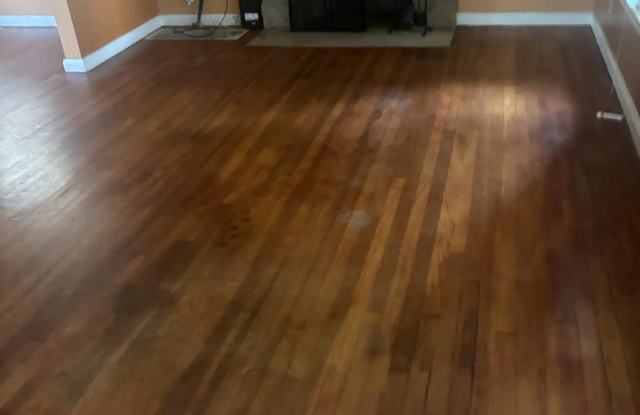 1411 Robinwood Avenue