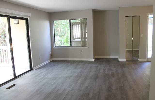 Photo of First Floor South End Condo - Palmetto Bay Villa