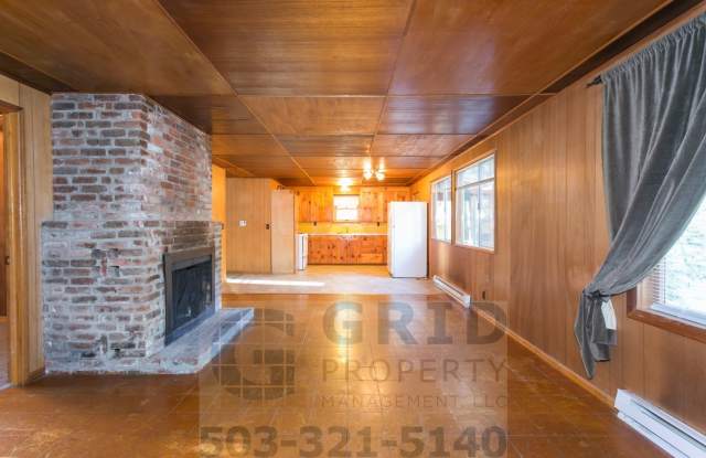 Rustic Riverfront Cottage Available For Rent! - Battle Ground, WA