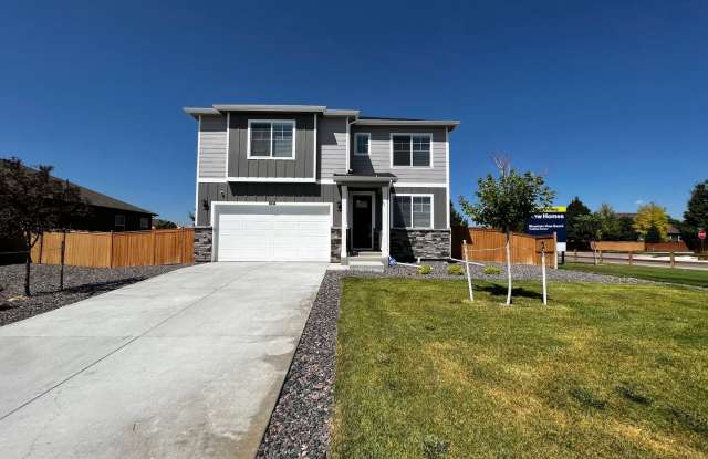 Beautiful 4 Bed, 3 Bath House in Wellington!