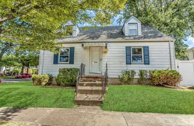 Photo of 136 N 1st Street