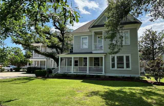 109 North Magnolia Street