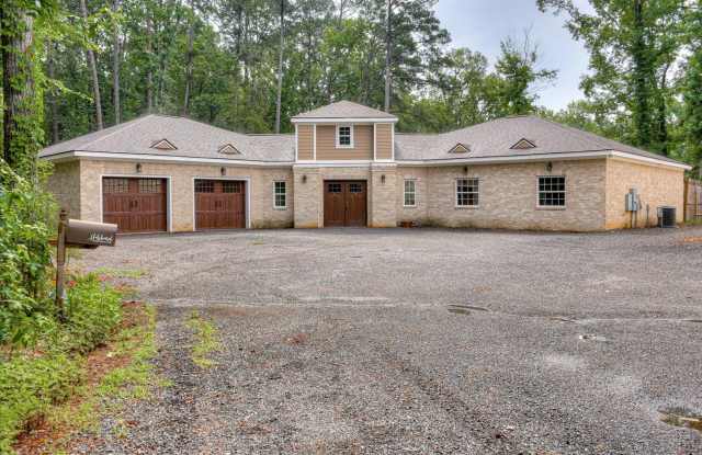 Photo of Unique 4 Bed 3.5 Bath home in Evans, GA