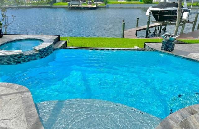 Photo of 2544 SW 28th