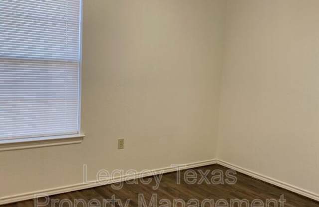 1110 Williams Ave Apt #C