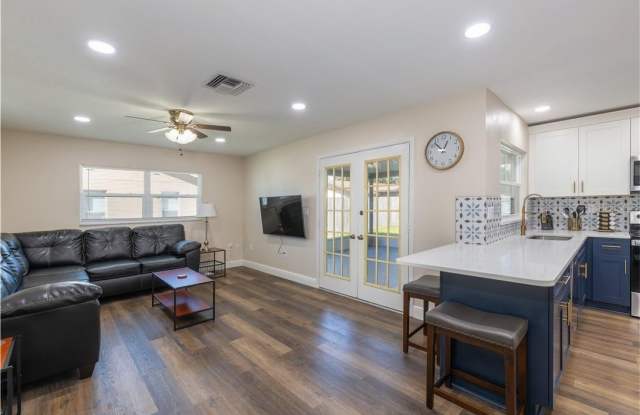 4711 RIDGE POINT DRIVE