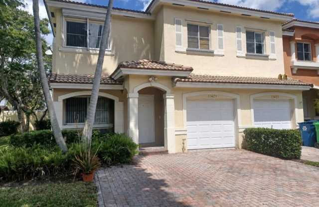 11429 NW 34th Place