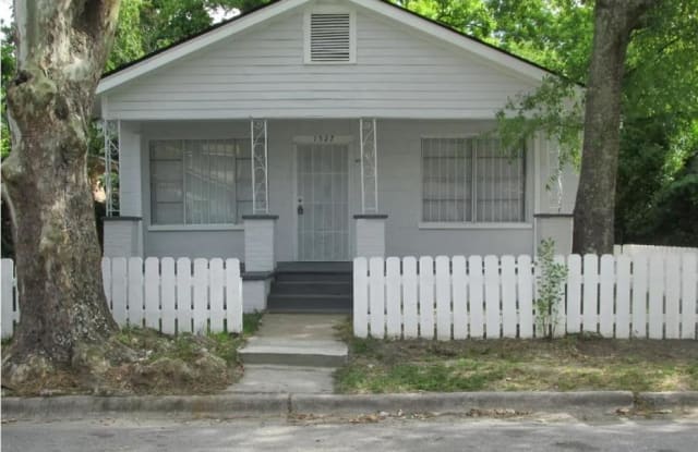 1527 Chester Street - 1527 Chester Street, Savannah, GA 31415