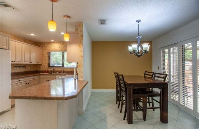 1426 Park Shore Circle unit: 1