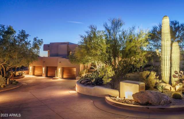 8601 E CAREFREE Drive