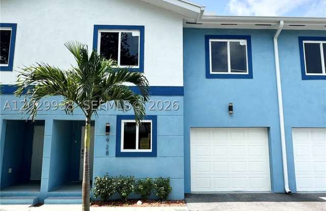 930 NW 2nd St