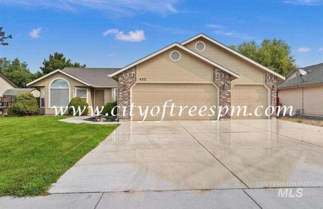 Photo of Fantastic 4 bed 2 Bath, 3 Car Garage with RV Parking!! Available Now!