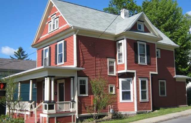 517 S Aurora Street - 11 month Lease wanted!