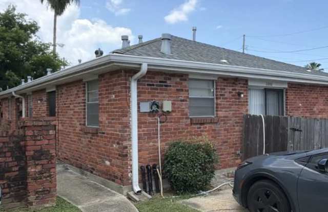 2808 Longwood Drive - A