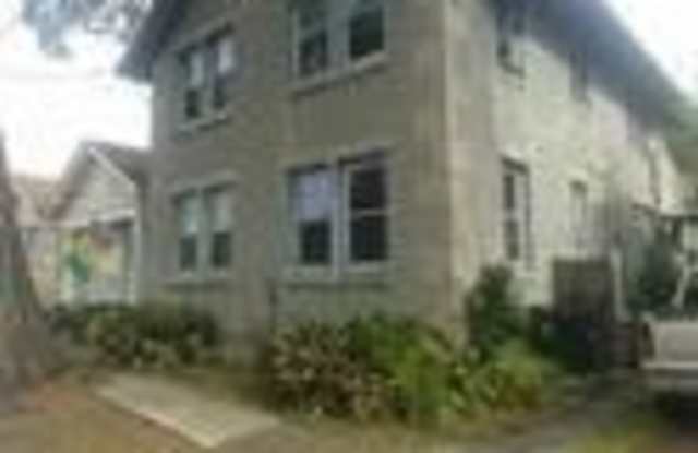 711 GENERAL PERSHING Street