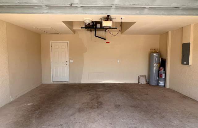 PRICE REDUCTION. Lovely Home In SW Cape Coral