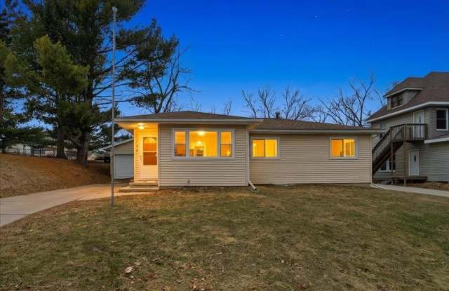 124 N College Street