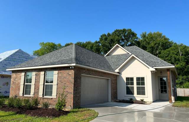 Stunning 4 Bedroom Home in Jamestown Crossing