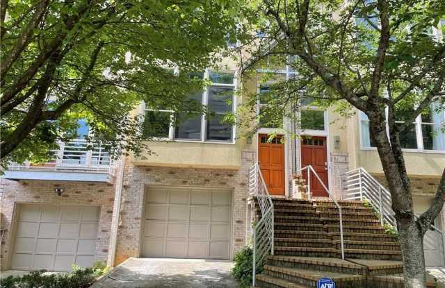 1325 Peachtree View NE