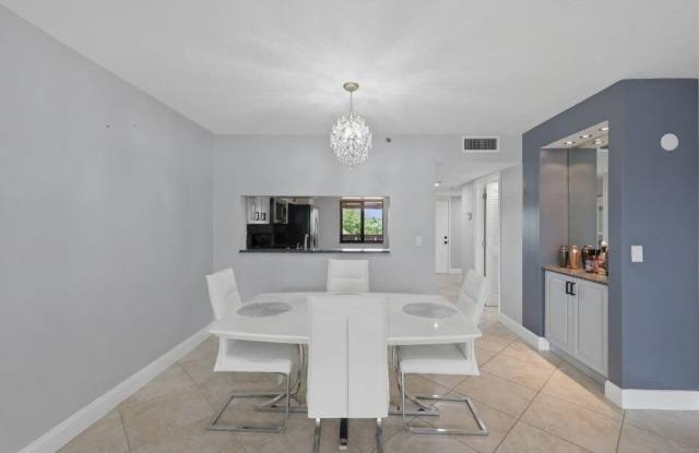 2206 S Cypress Bend Drive