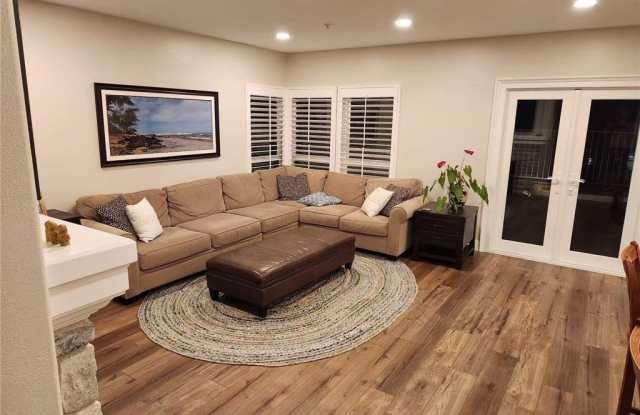 1509 Avenida De Nogales