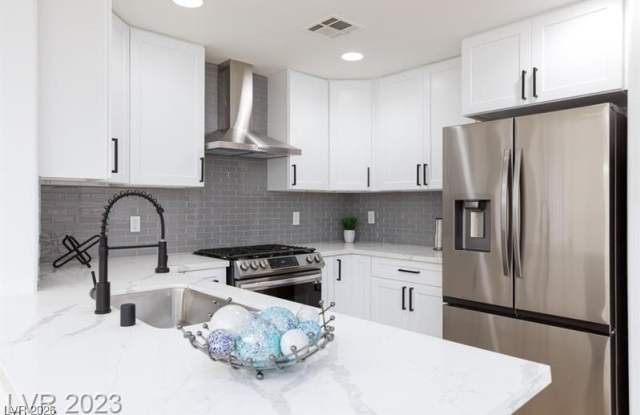 971 Grand Cerritos Avenue