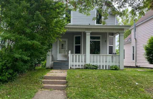 2626 W 5th St