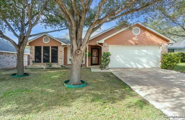 7809 Forest Path