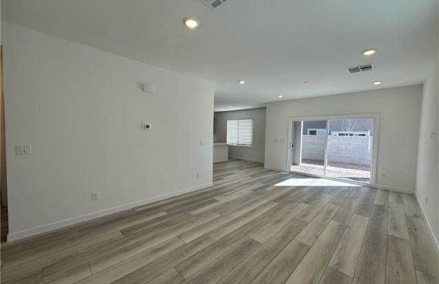 8371 Meridian Ridge Avenue