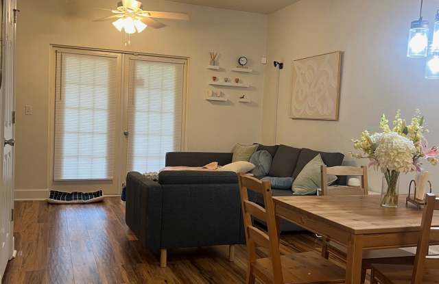 2921 SW 35th Place#106