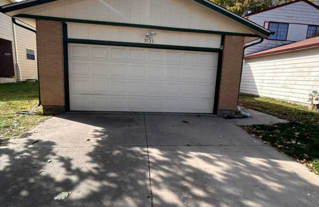 Photo of $0 DEPOSIT OPTION. CENTRALLY LOCATED 4 BEDROOM SPLIT LEVEL HOME IN WESTMINSTER!