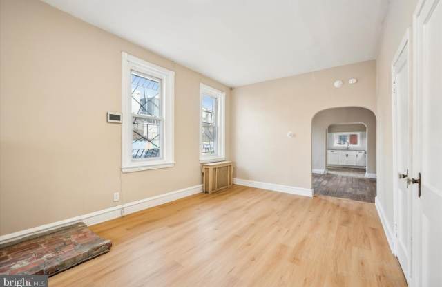 2551 N DOUGLAS STREET