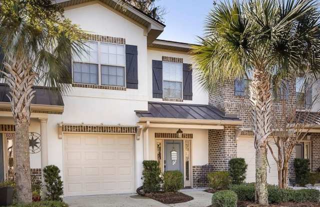 802 Reserve Lane