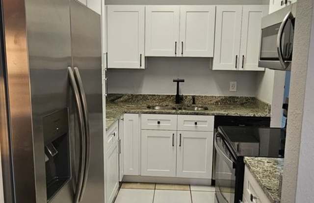 REMODELED 3 BEDROOM / 1 BATH / CARPORT (WINTER PARK!)