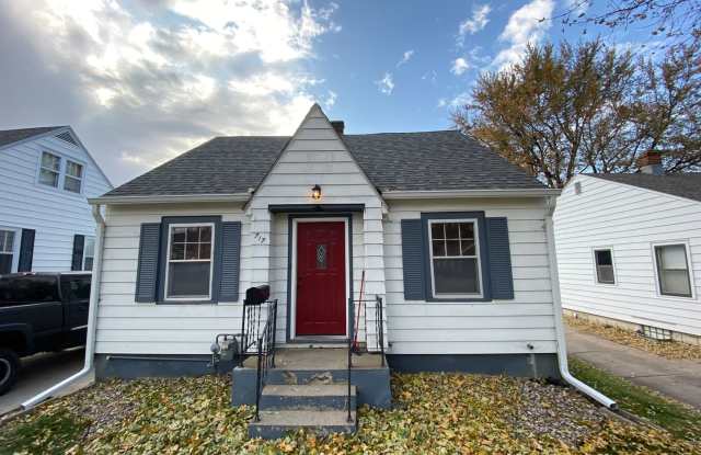 Photo of Charming 3 bed 1 bath House with Tons of Updates and Private Backyard!