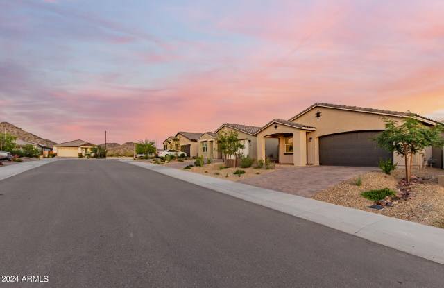 17239 W DESERT SAGE Drive