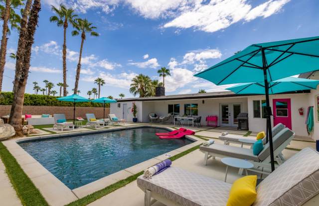 Stunning Desert Contemporary Home in Sunrise Park (Monthly Only - No Long Term)