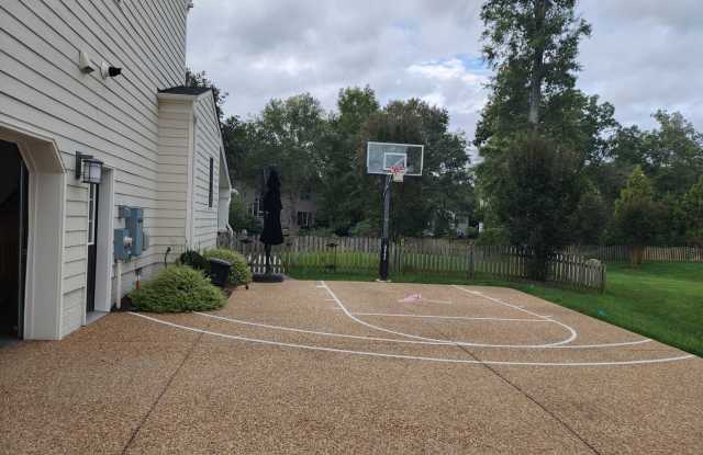 Stunning Luxury Home with 5 Bedrooms and 5.5 Baths in Wyndham!