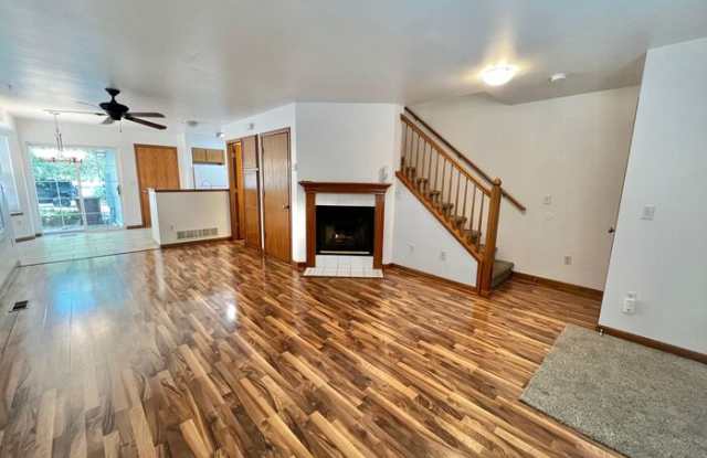 1115 West Swallow Road