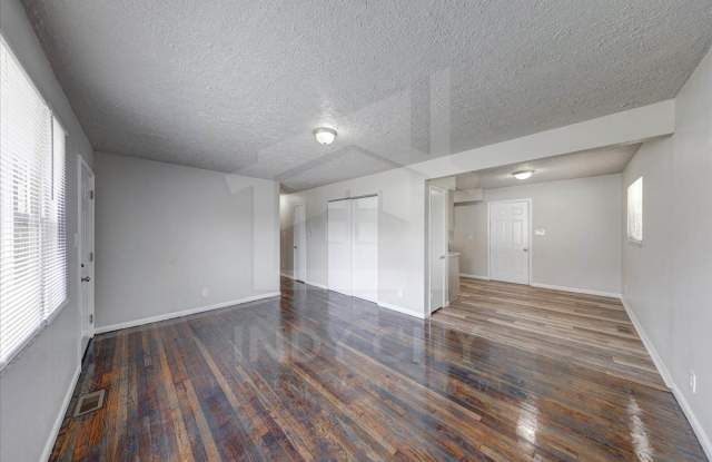 1801 South Drexel Avenue