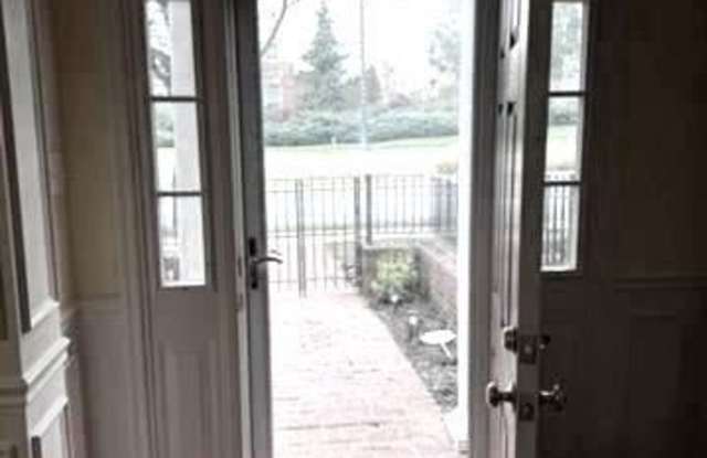 322 REDLAND Boulevard