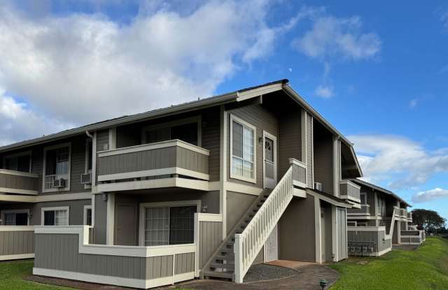 Available June 1. 1BD/1BA/1PKG at Royal Palm in Waipio.