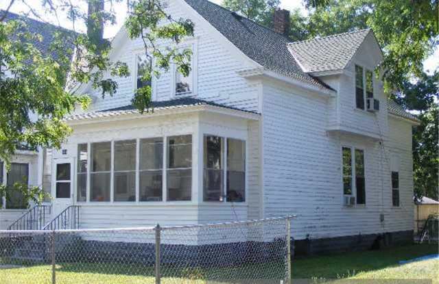 Photo of 534 Jenks Ave E - 1