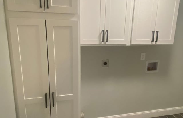 3250 Summerhill Lane