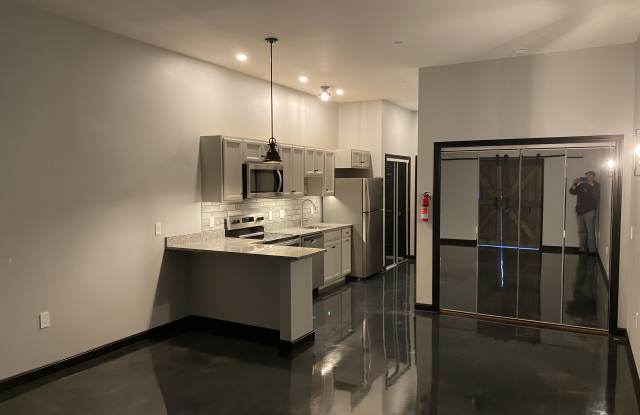 24 Beacon St