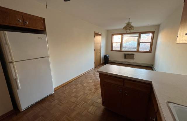 3805 N Christiana Avenue