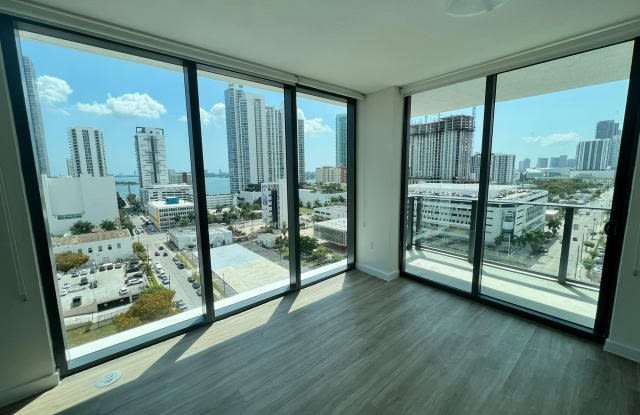 2220 NE 2nd Ave Unit E11